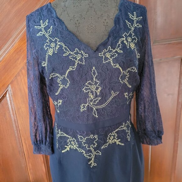 Vicky And Lucas Navy Blue Lace Dress  Embroidery Long Sleeves Size L NWT - Picture 2 of 8